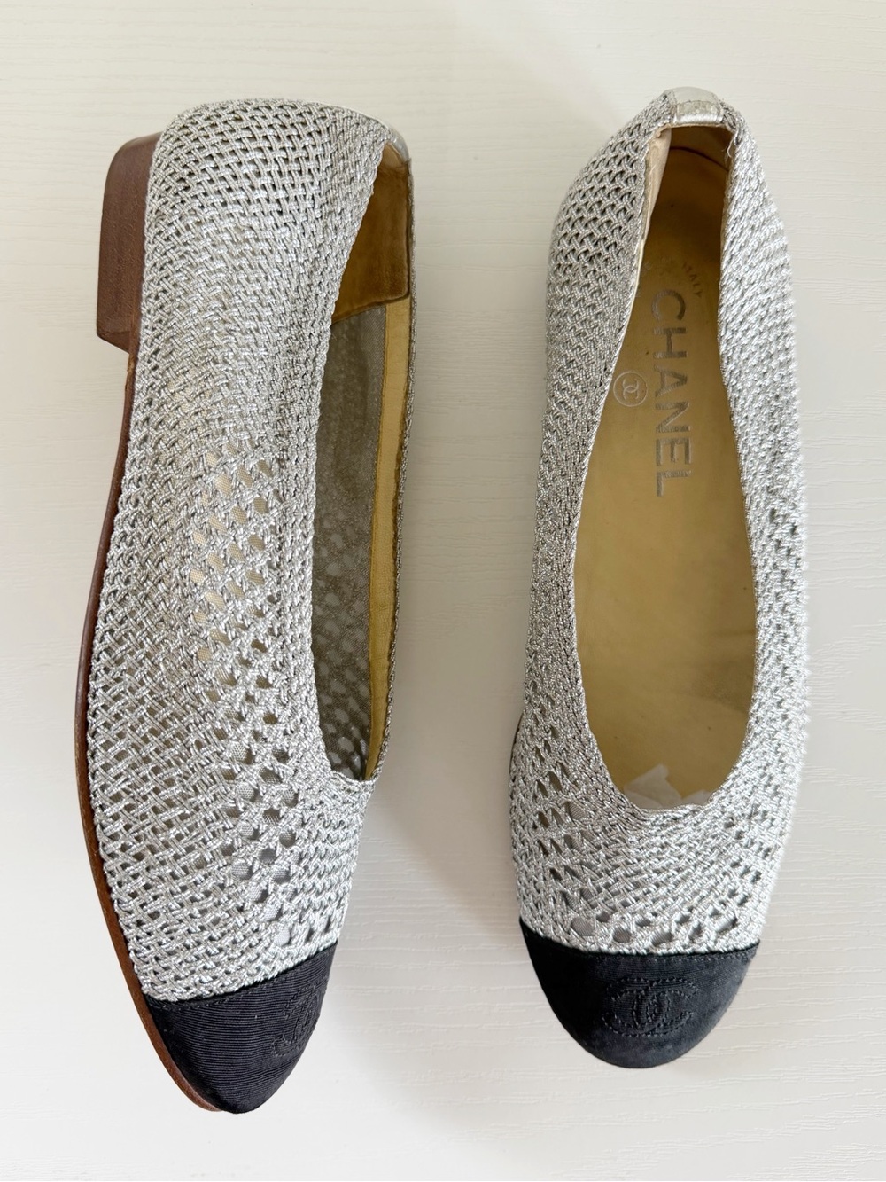 Chanel Metallic Silver Woven Crochet Ballet Flats Black CC Cap Toe Size EU 38.5
